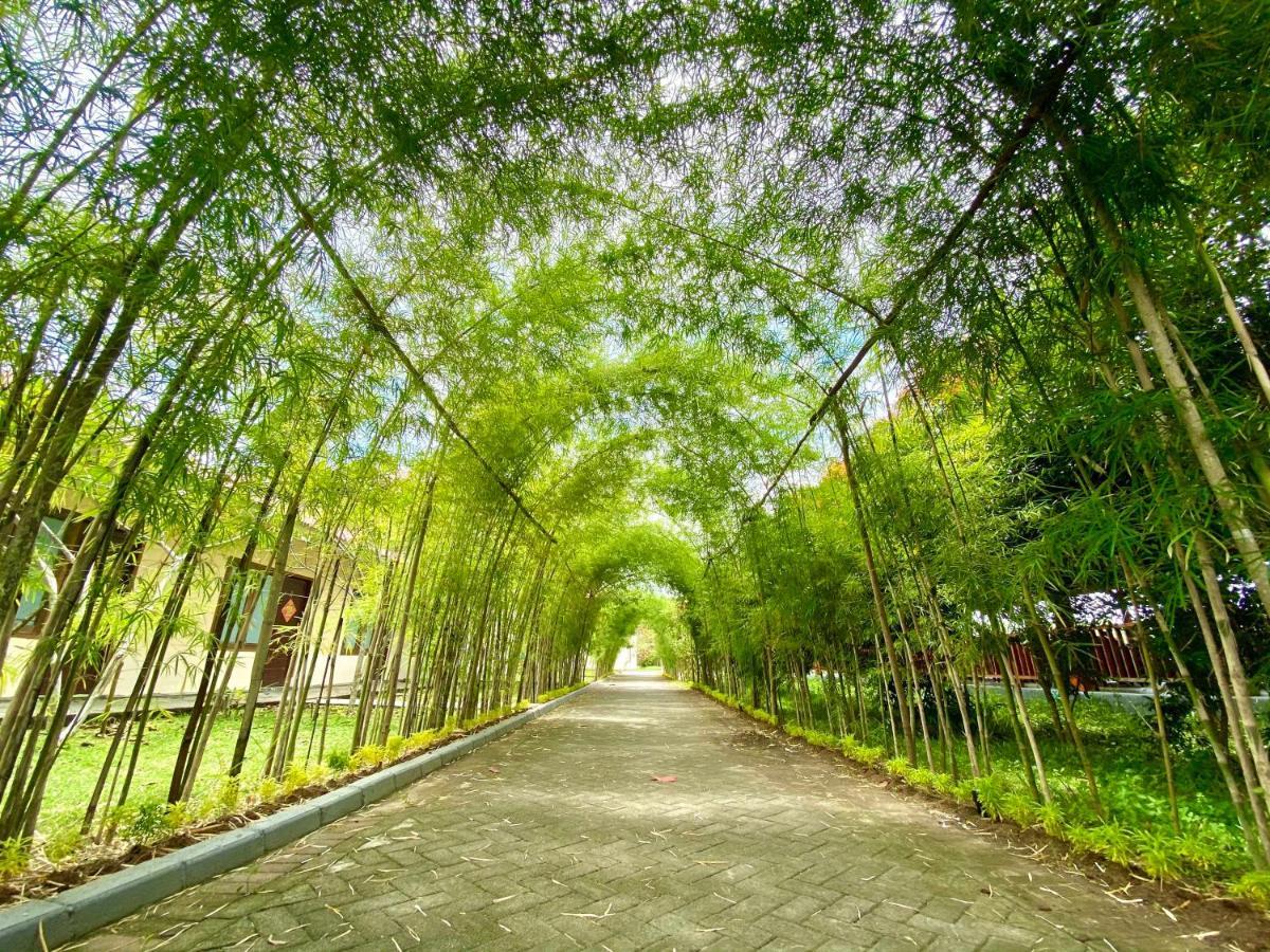 Ndc Resort & Spa Manado Exterior foto